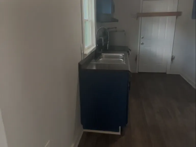 646 Marshall St — Photo 13