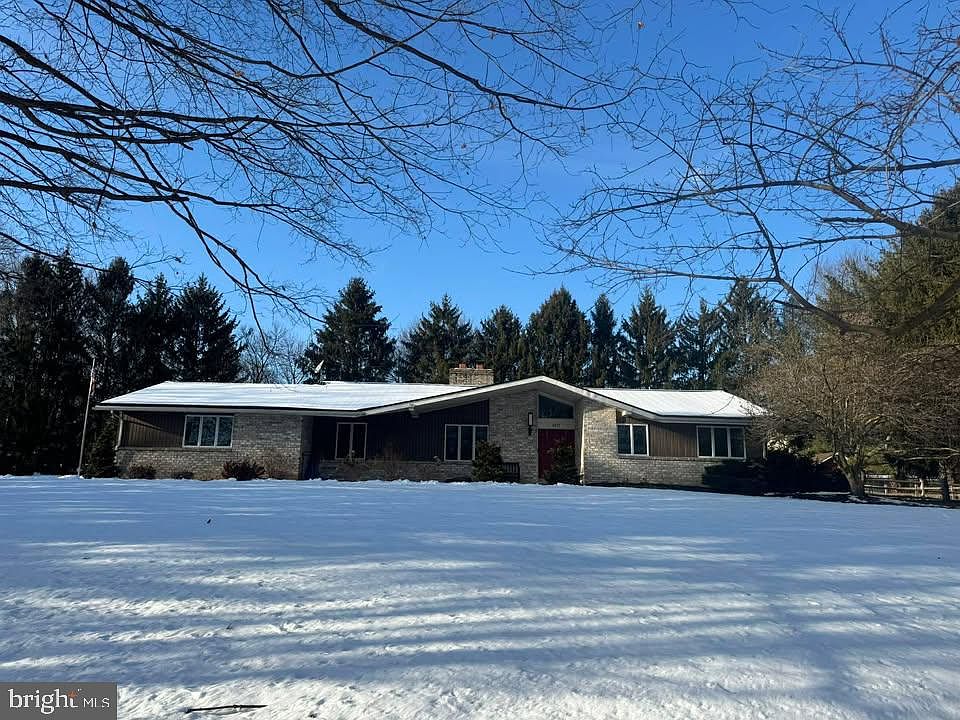 1st image of 4377 Astor Dr
