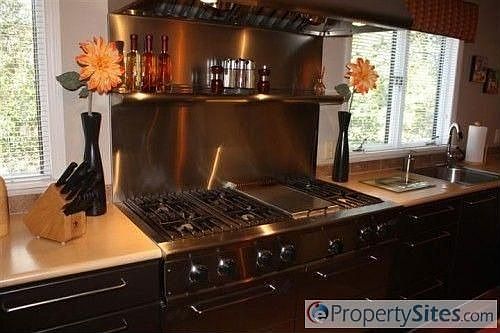 2nd image of 30 Mallet Hill Ct