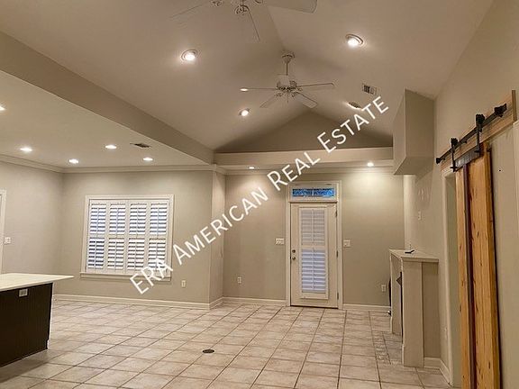 4th image of 124 Tuscany Dr