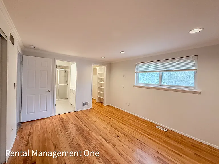 5604 Haymeadow Dr — Photo 17