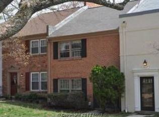 8225 Carrleigh Pkwy, Springfield, VA 22152