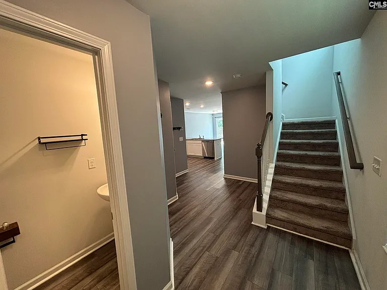120 Kings Parish Ct — Photo 2