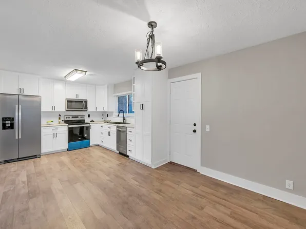 8185 4th St, Laurel Hill, FL 32567