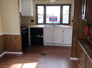 1245 N Park Cir, Brookfield, OH