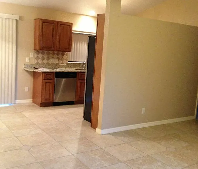 1940 Trevino Cir — Photo 10