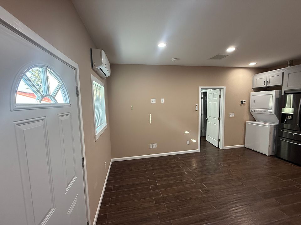 1st image of 862 Garden Gate Dr