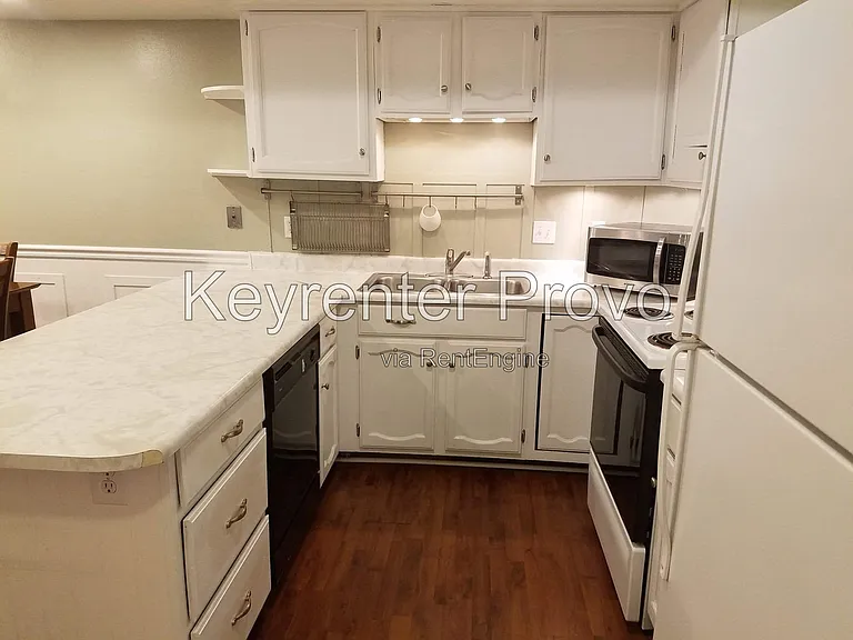 1686 Hickory Ln — Photo 8