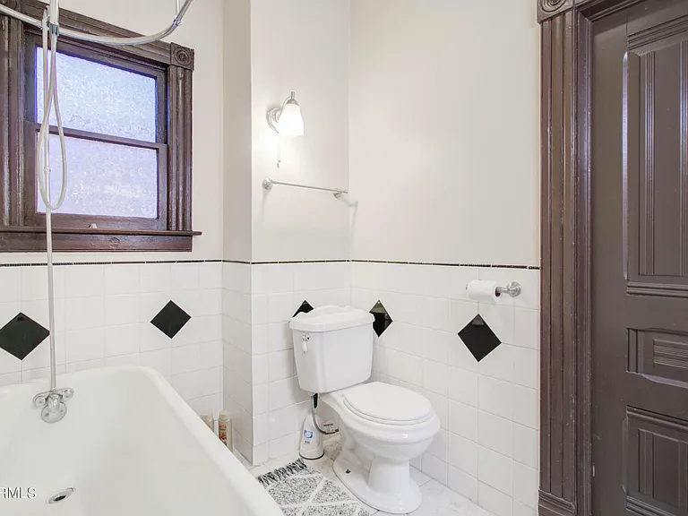 385 S Broad St — Photo 28