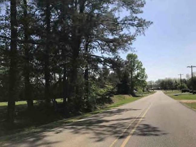 2nd image of 425 Mount Ida Rd