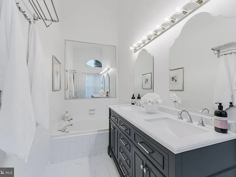 6125 Wellington Commons Dr — Photo 43