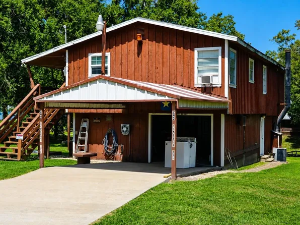 242 Lamenda Ave, Livingston, TX 77351