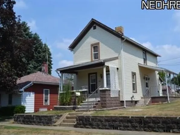 1117 Ray Ave NW, New Philadelphia, OH 44663