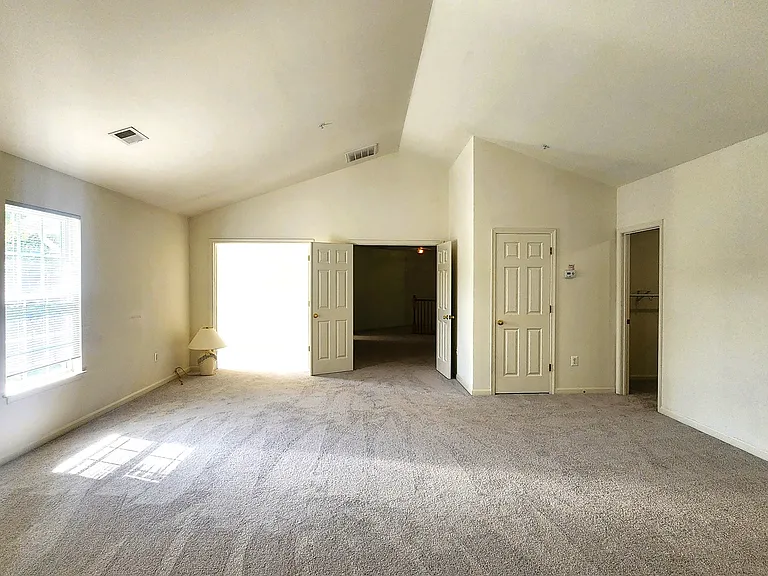 406 Clairborne St — Photo 35