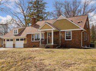 4142 Tonkawood Rd, Minnetonka, MN 55345