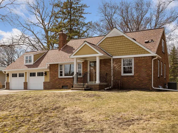 4142 Tonkawood Rd, Minnetonka, MN 55345