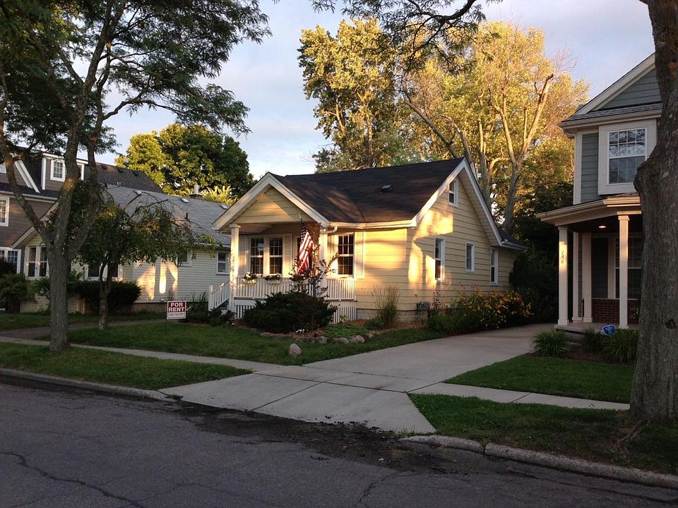 1st image of 768 Chapin Ave