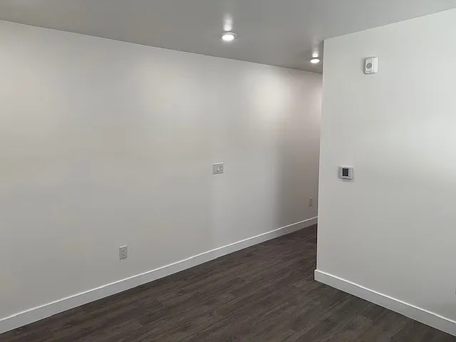 Las Palmas Apartments — Photo 2