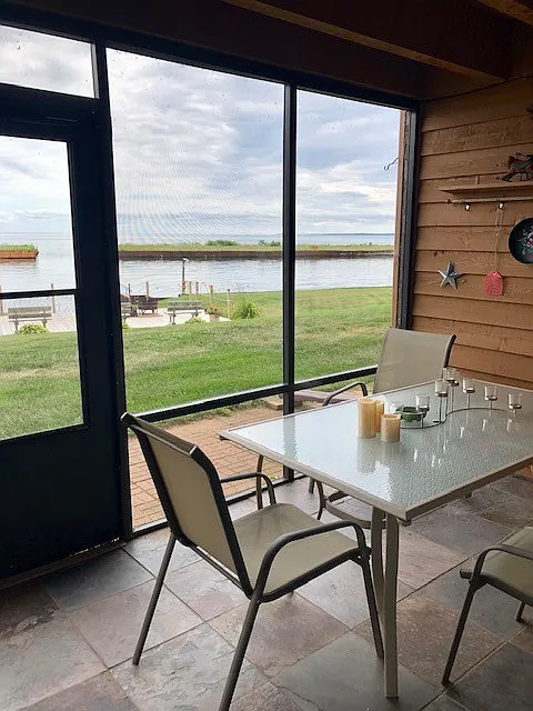 1 Bedroom, 1 Bathroom Condo with 3-season porch on Mille Lacs in Garrison, MN — Photo 4