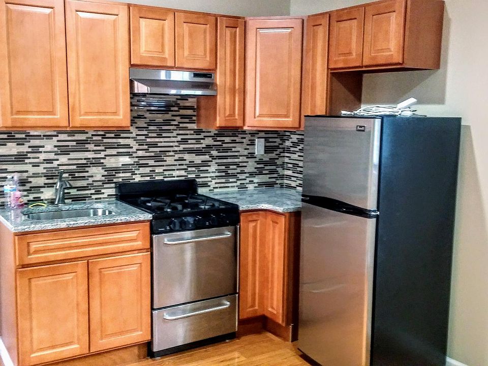 1st image of 2432 Tiemann Ave
