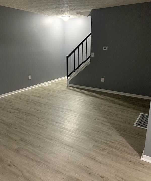 1st image of 468 Heritage Cir
