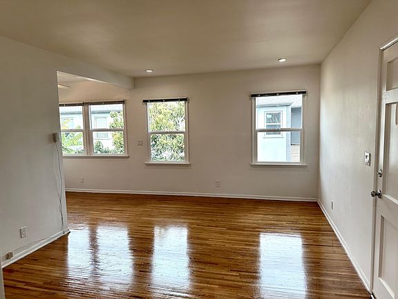 3rd image of 3578 1/2 S Centinela Ave #3578-1/2