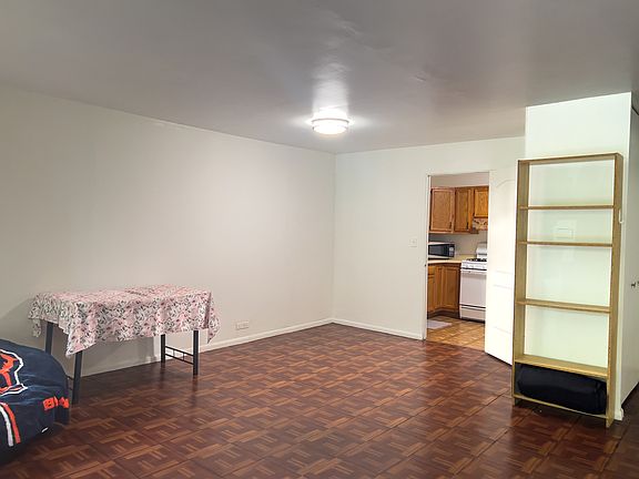 5th image of 2941 S Michigan Ave APT 402