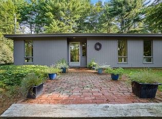 41 Old Rose Hill Rd, South Kingstown, RI 02879
