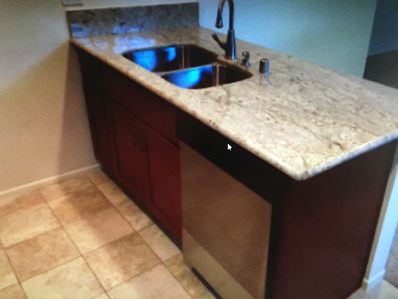 Kitchen counter/ sink!