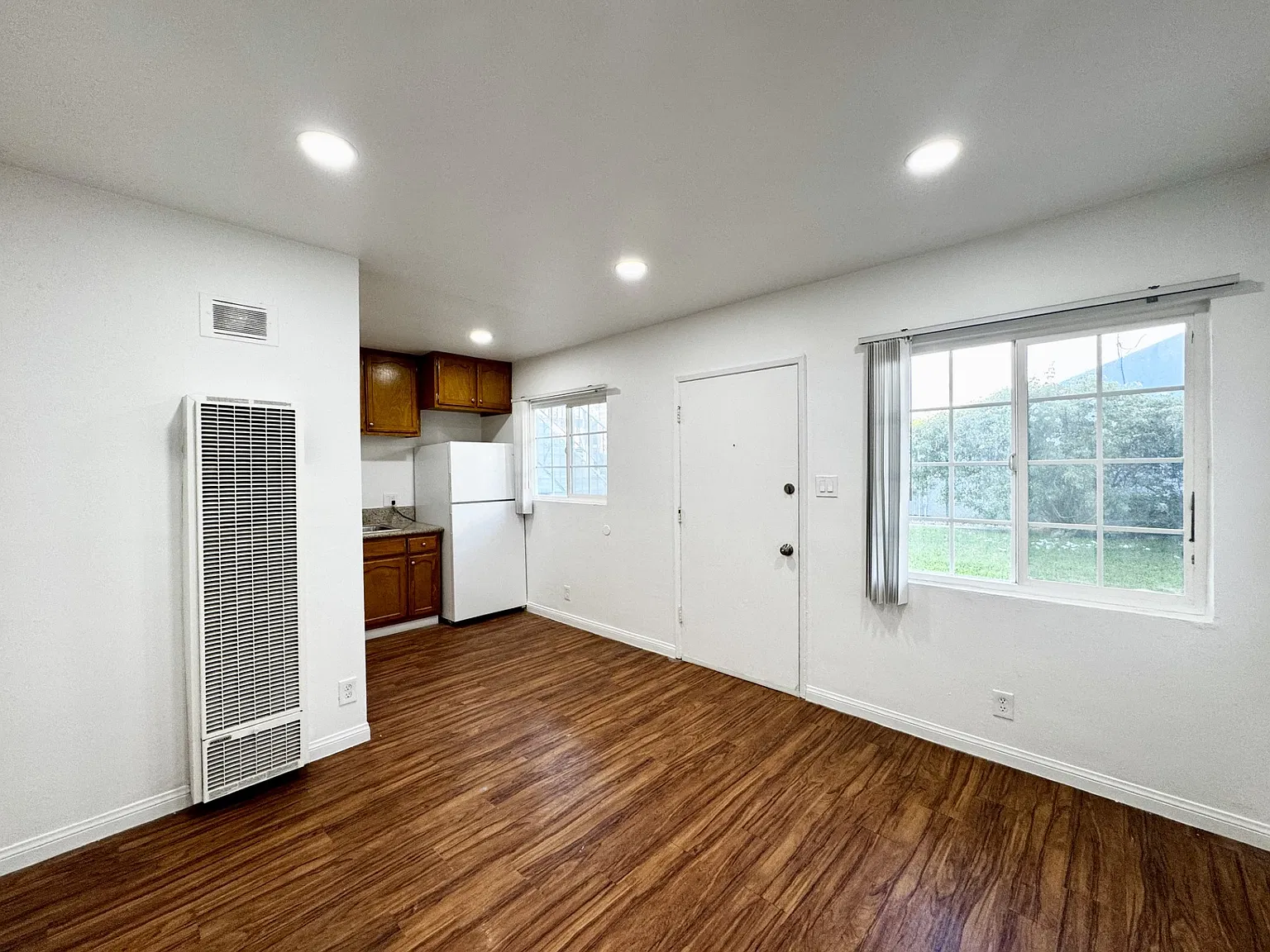 1 bed, 400 sqft, $1,695 — Photo 3