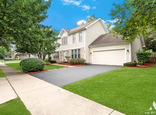 1230 Cobblers Xing, Elgin, IL 60120