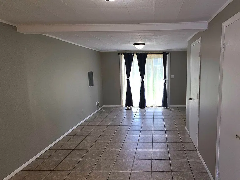 1452 E Nora St — Photo 3