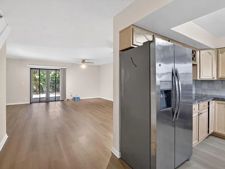 2520 Van Buren St #4 — Photo 3