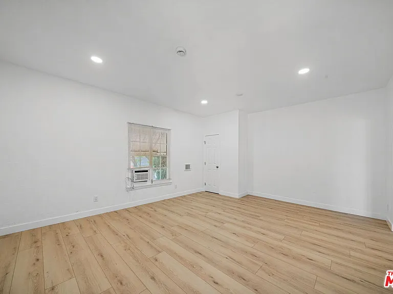 1245 S Orange St #201 — Photo 10