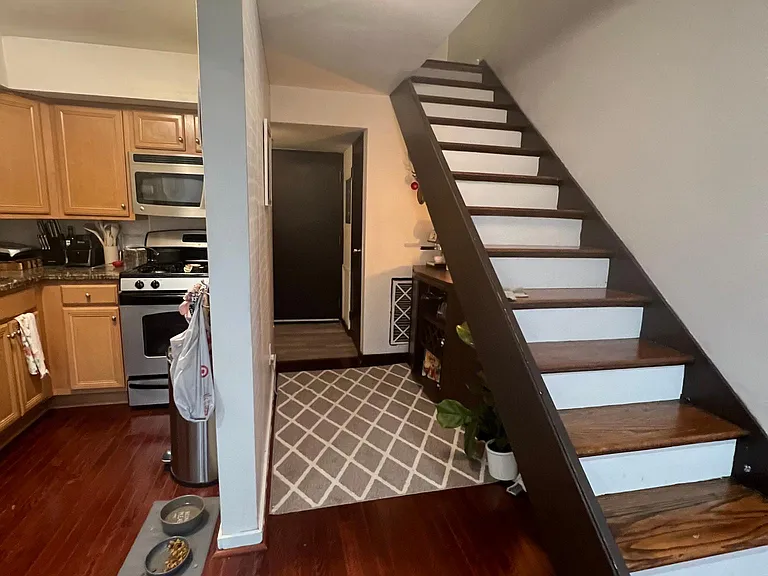 325 S Highland Ave — Photo 9