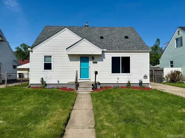 25135 Buick St, Roseville, MI 48066