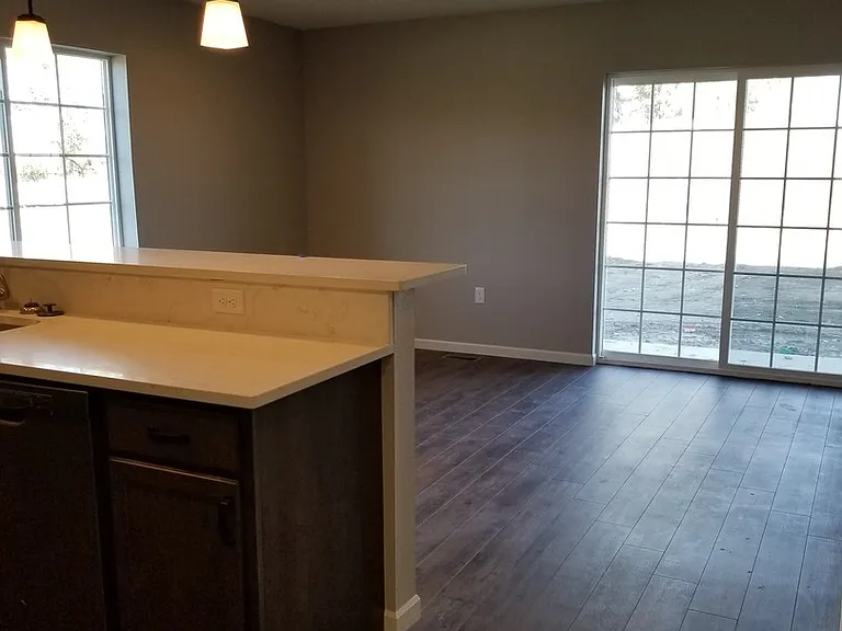 2613-2639 Apache Ct — Photo 5