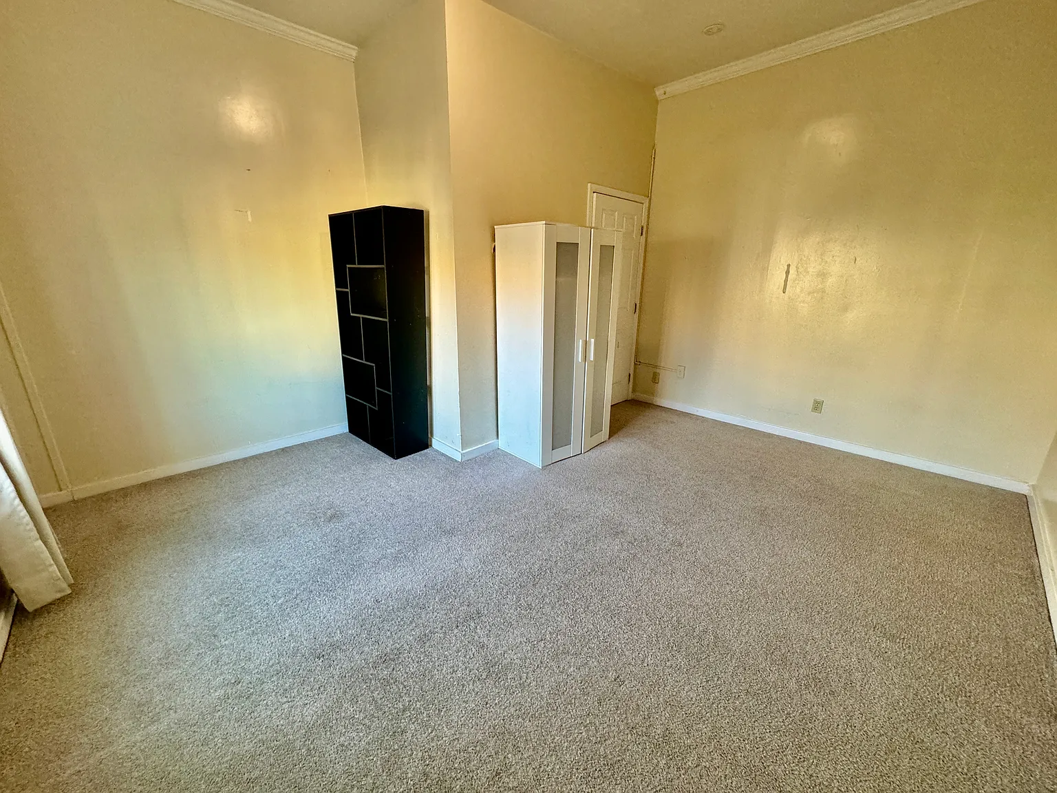 5 bed, 1300 sqft, $1,150 — Photo 2