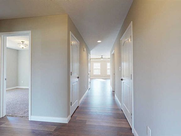 3rd image of 308 E Quail Dr