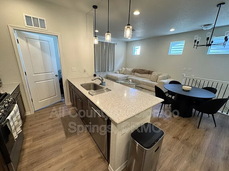 7421 Marbled Wood — Photo 6