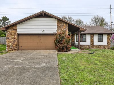 2311 E Meadow Drive, Springfield, MO, 65804