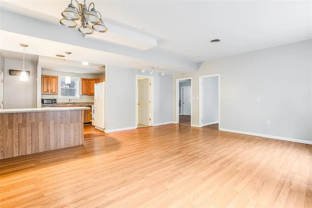 2 bed, 1120 sqft, $2,450 — Photo 4