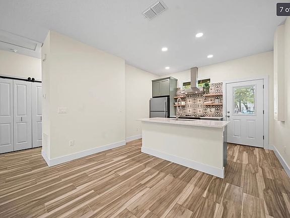 5th image of 208 N Cherry St #A