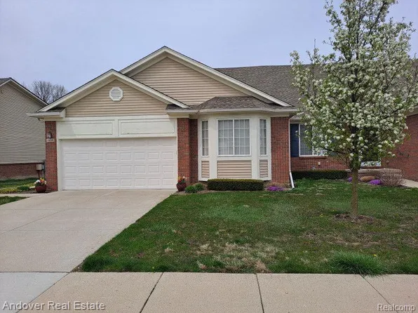 26295 Wacker Dr, Chesterfield, MI 48051