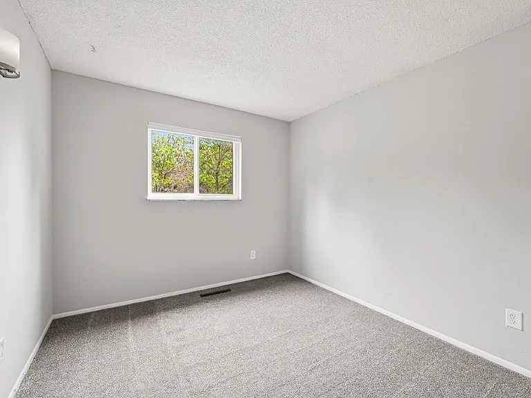 4935 Montebello Dr — Photo 14