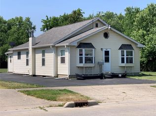 202 W Tyler Ave, Litchfield, IL 62056