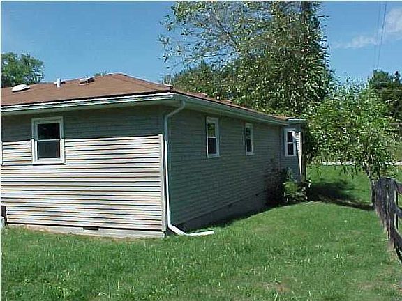 5th image of 956 Trout Ln