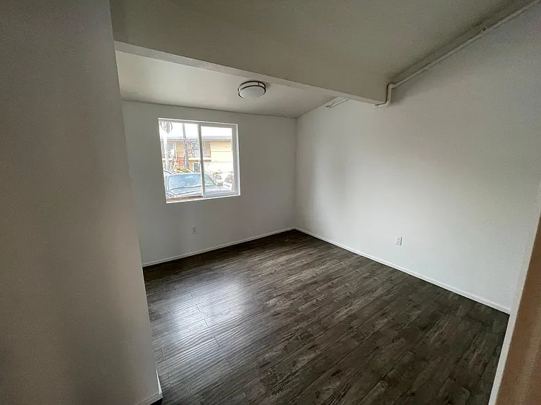 4500 Arch St — Photo 11