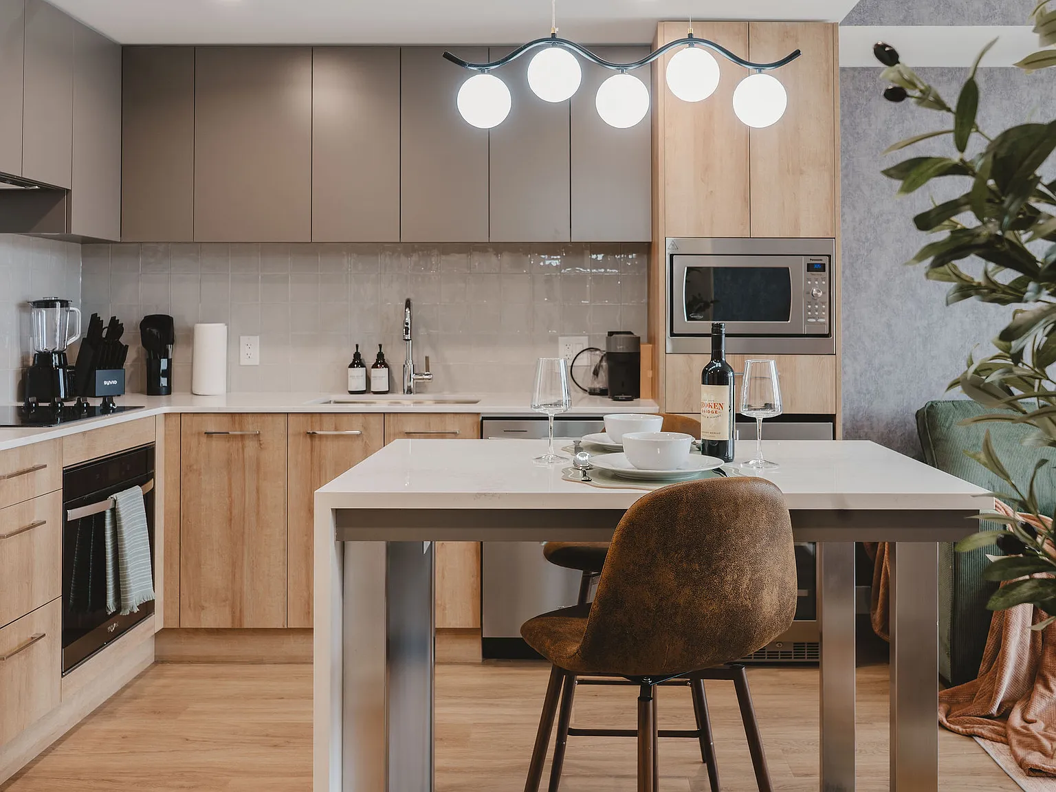 1 bed, $2,400 — Photo 2