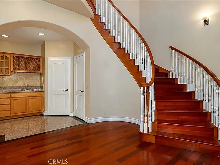 227 Florence Ave — Photo 18